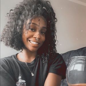 Meet your Posher, Desiree